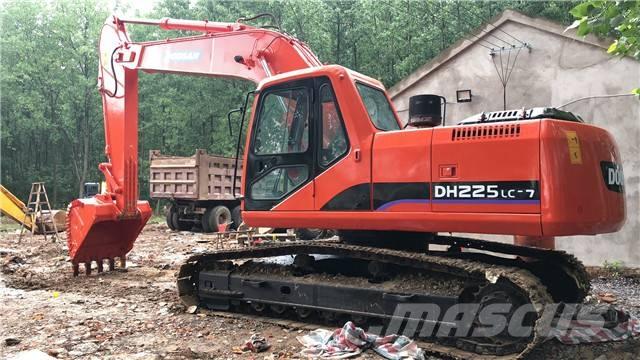 Doosan DH225 Гусеничні екскаватори