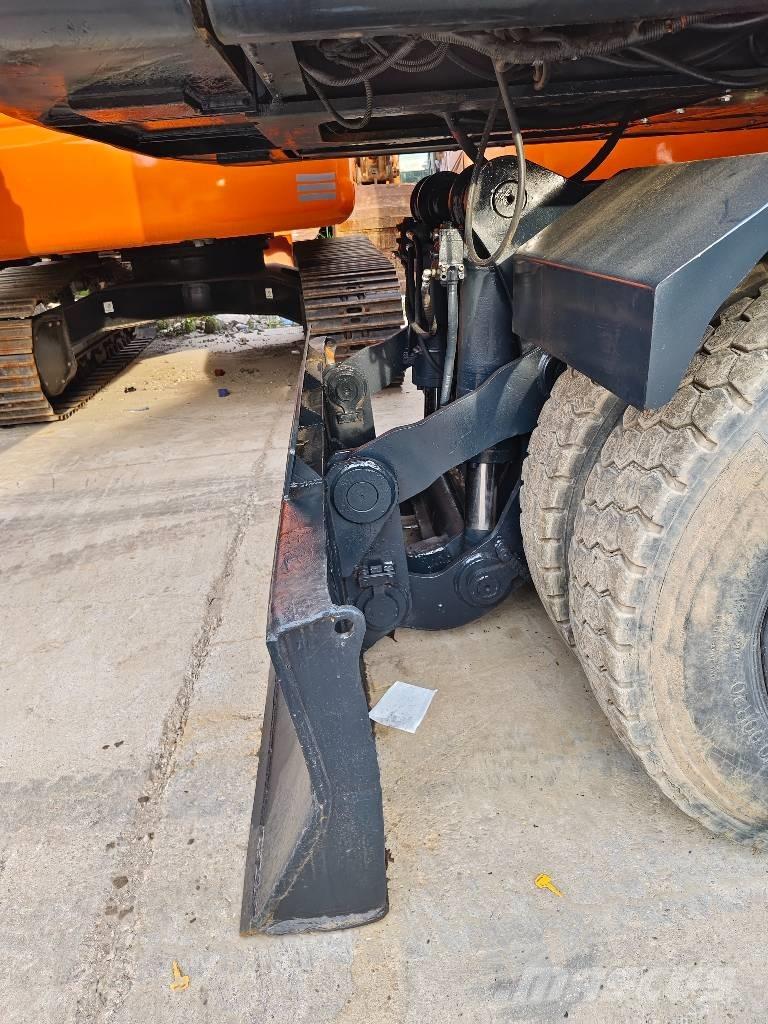 Hyundai R210W-9 Колісні екскаватори