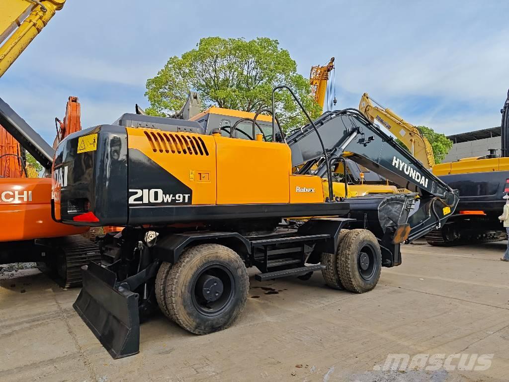Hyundai R210W-9 Колісні екскаватори