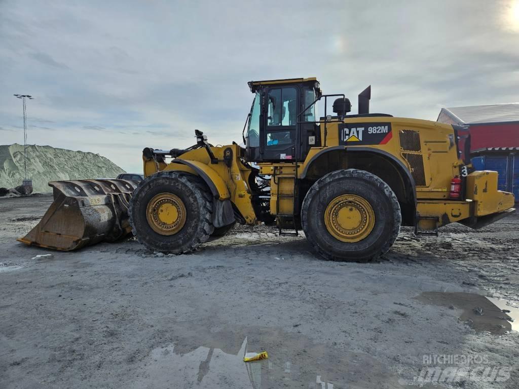 CAT 982 M Фронтальні навантажувачі