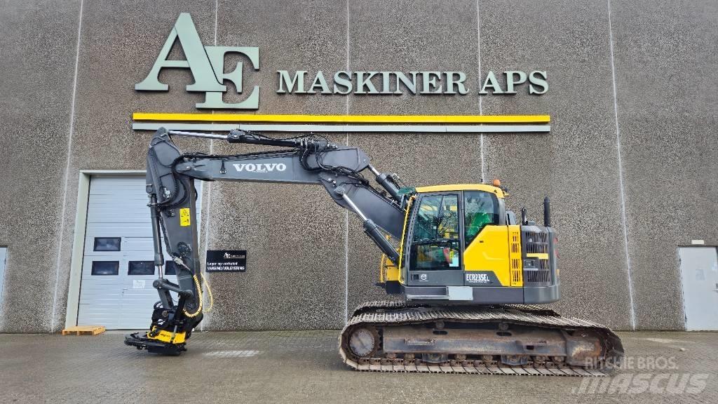 Volvo ECR 235 E L Гусеничні екскаватори