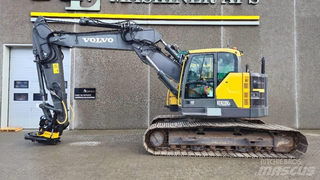 Volvo ECR 235 E L Гусеничні екскаватори