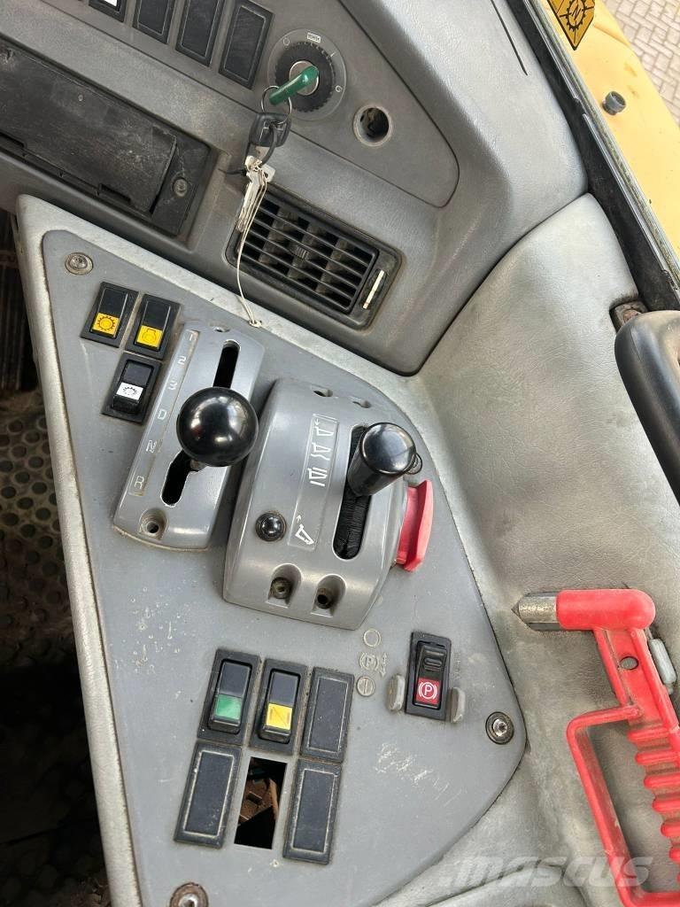 Volvo A 25 D Зчленовані самоскиди