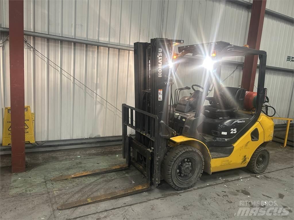 Komatsu FG25HT-17 Газові навантажувачі