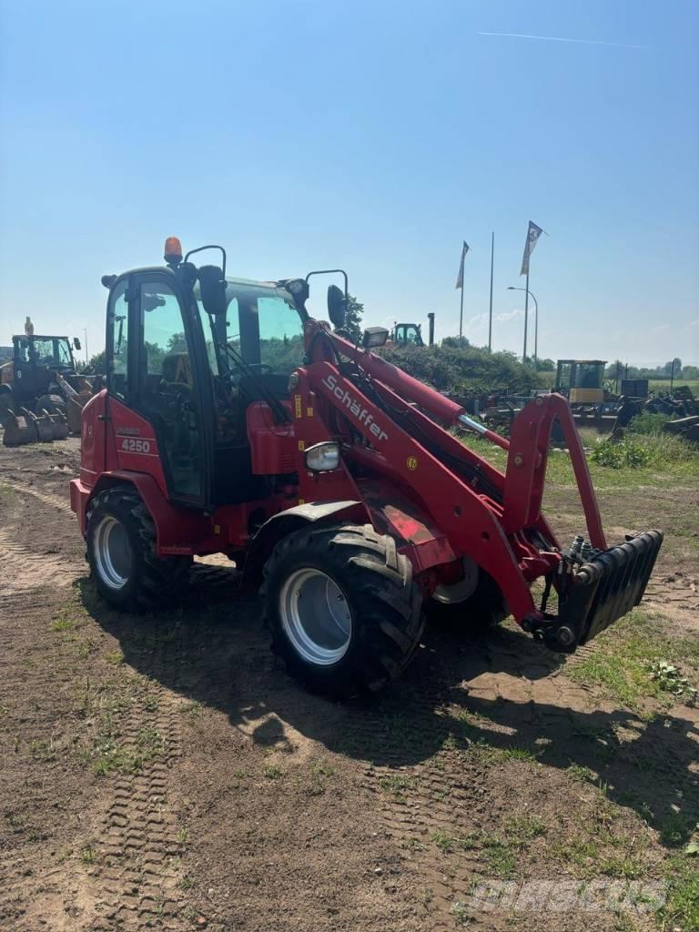 Schäffer 4250 Малі навантажувачі