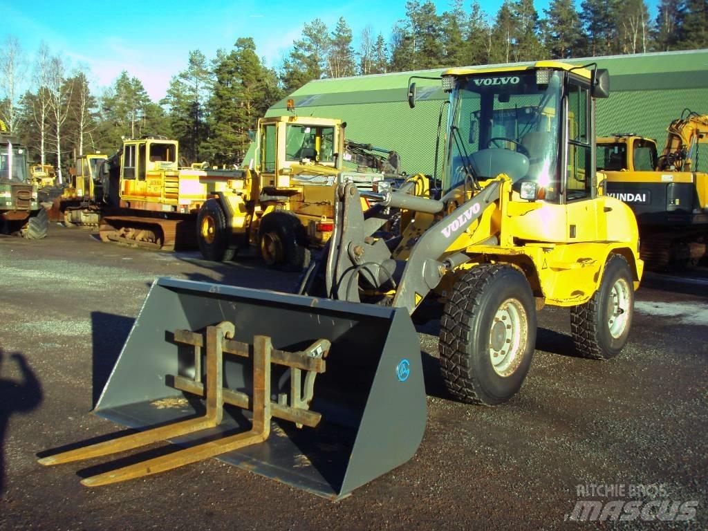 Volvo L 30 Фронтальні навантажувачі