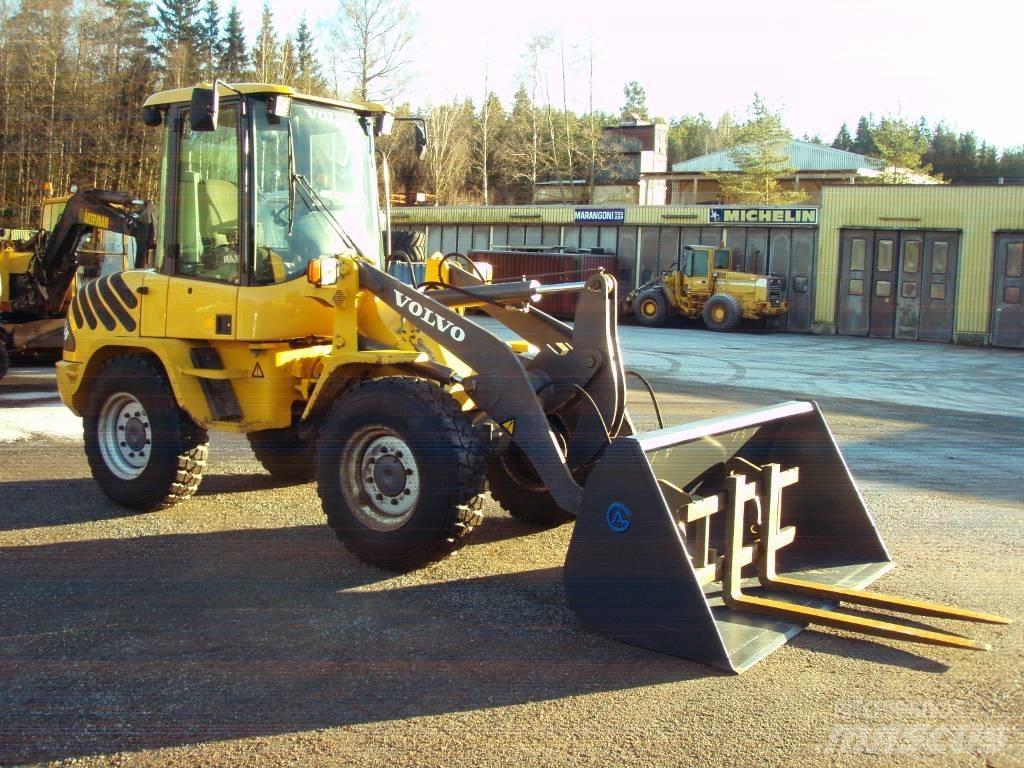 Volvo L 30 Фронтальні навантажувачі