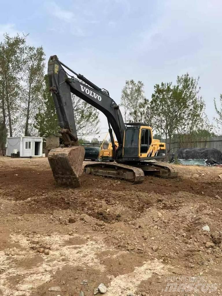 Volvo EC 240 Гусеничні екскаватори