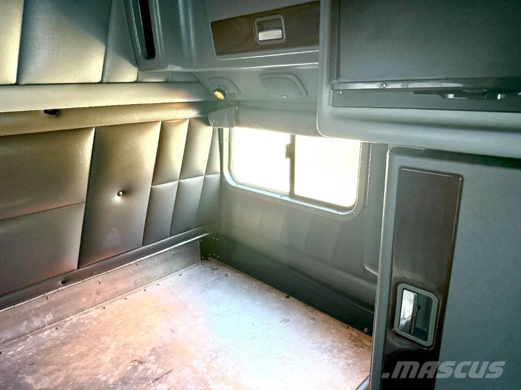 Peterbilt 389 Тягачі