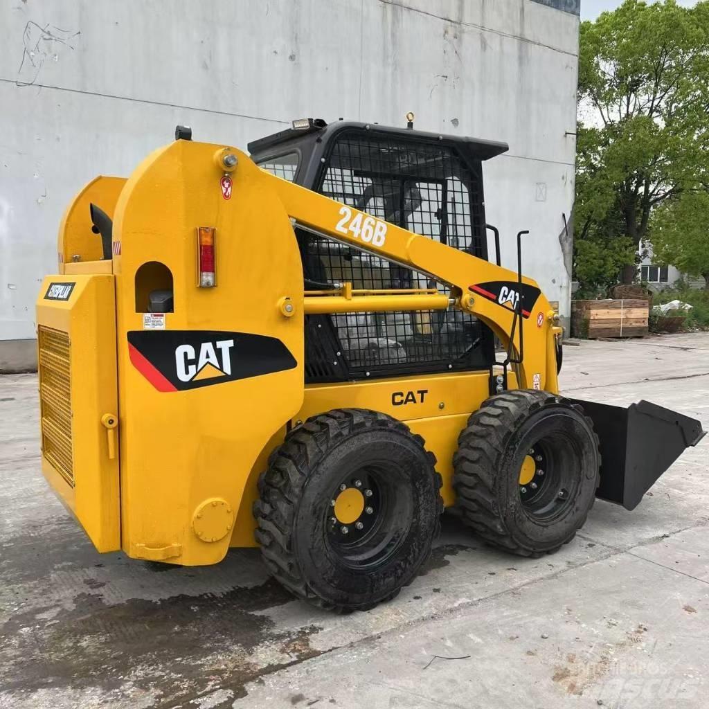 CAT 246 B Малі навантажувачі