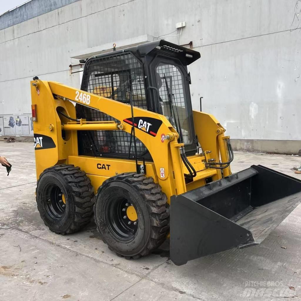 CAT 246 B Малі навантажувачі