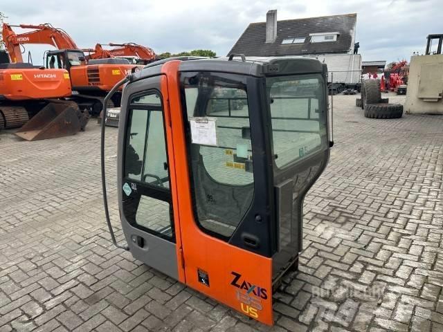 Hitachi Zaxis Кабіна