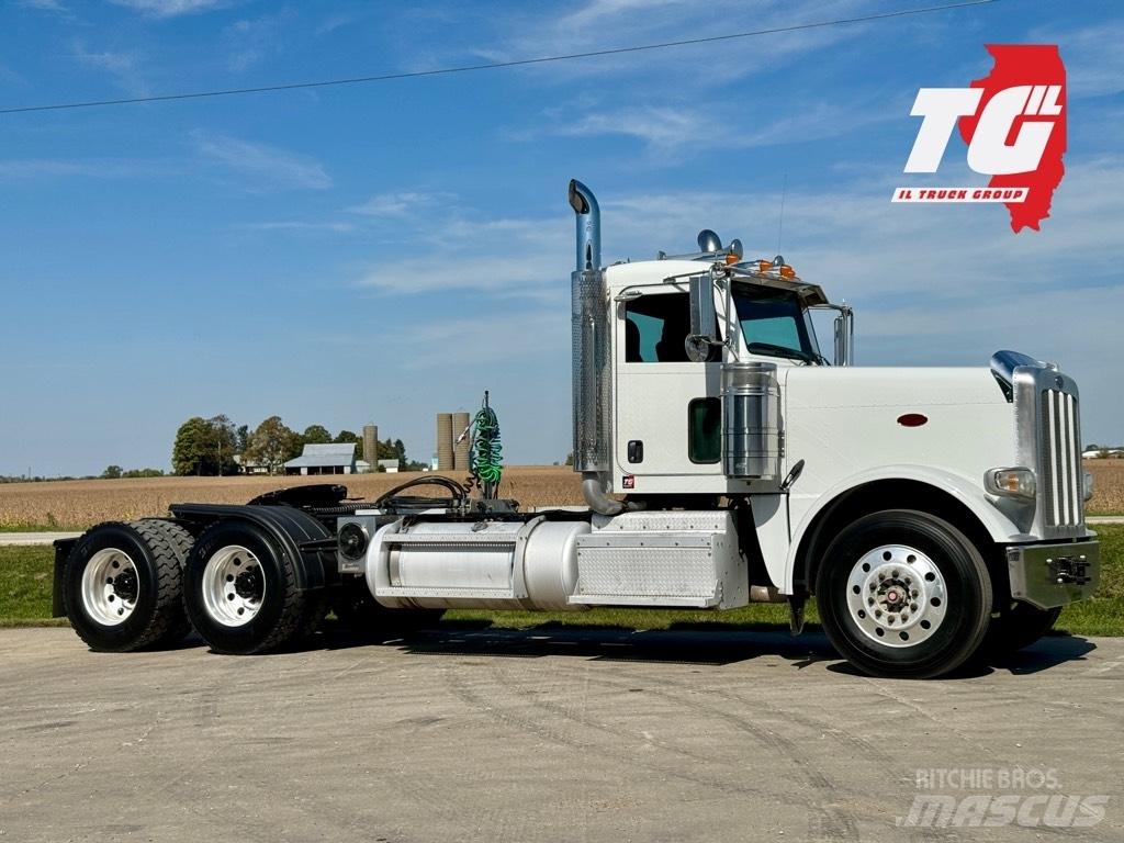 Peterbilt 388 Тягачі