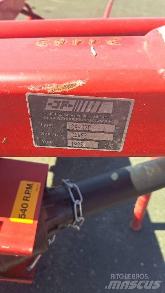 JF CR 320 Граблі і сінозворушувачі