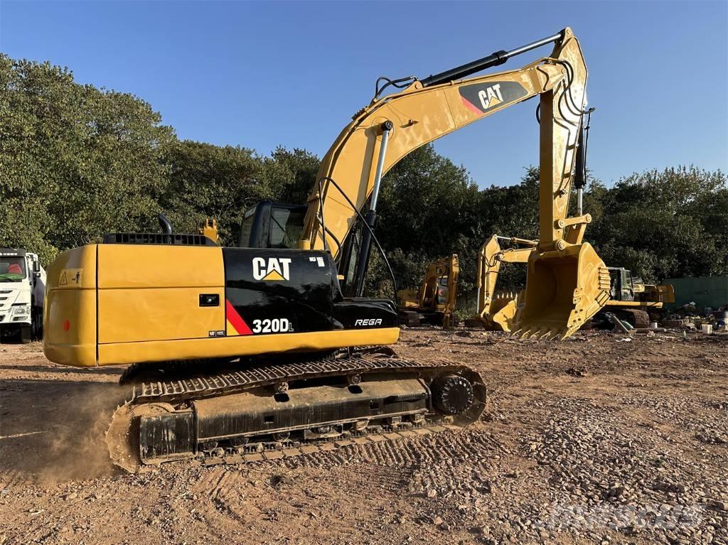 CAT 320D Гусеничні екскаватори