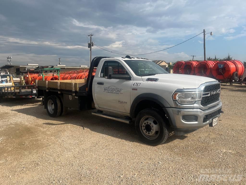 RAM 5500 Вантажівки-платформи/бокове розвантаження