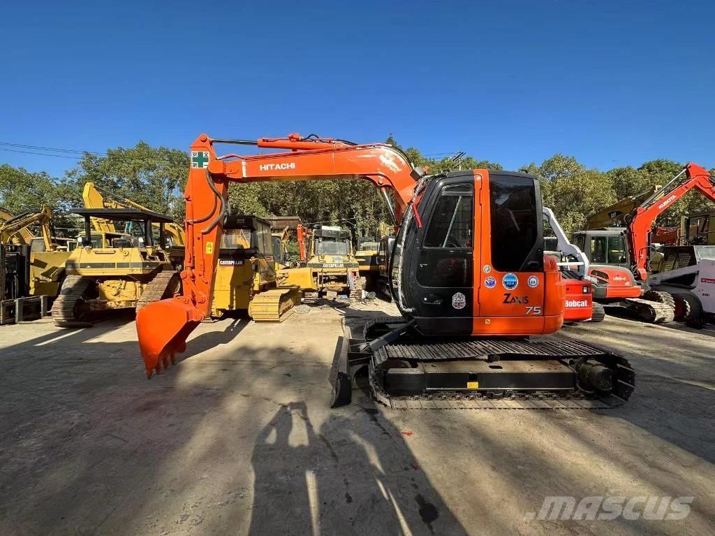 Hitachi ZX 75 Гусеничні екскаватори