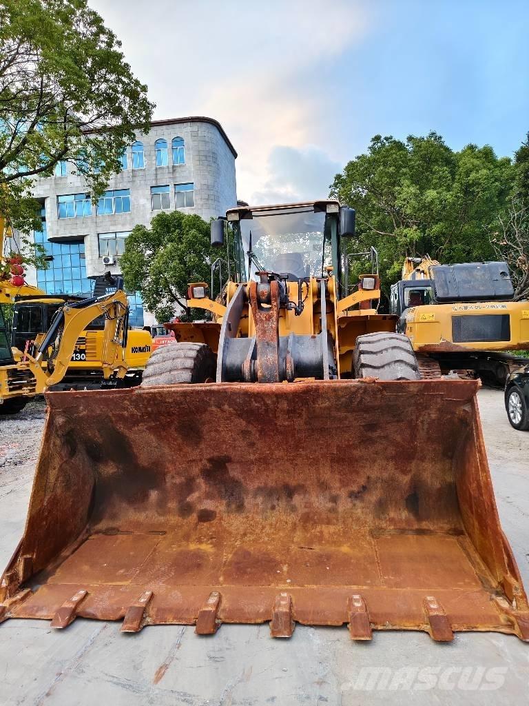 Volvo L 120 Фронтальні навантажувачі