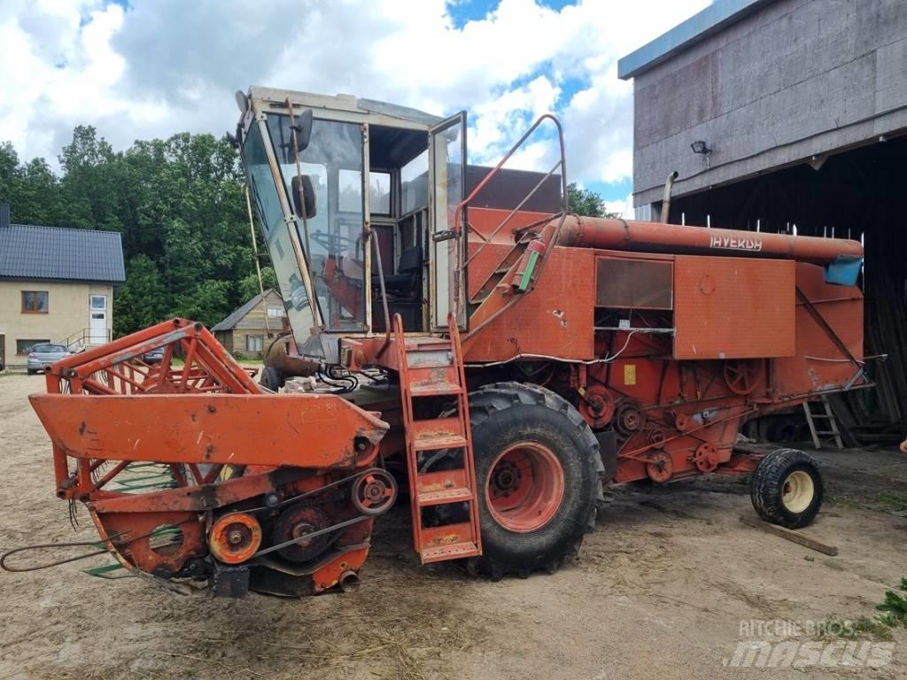 Laverda M152 Зернозбиральні комбайни
