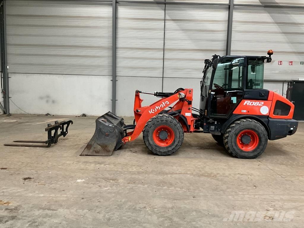 Kubota R 082 Фронтальні навантажувачі