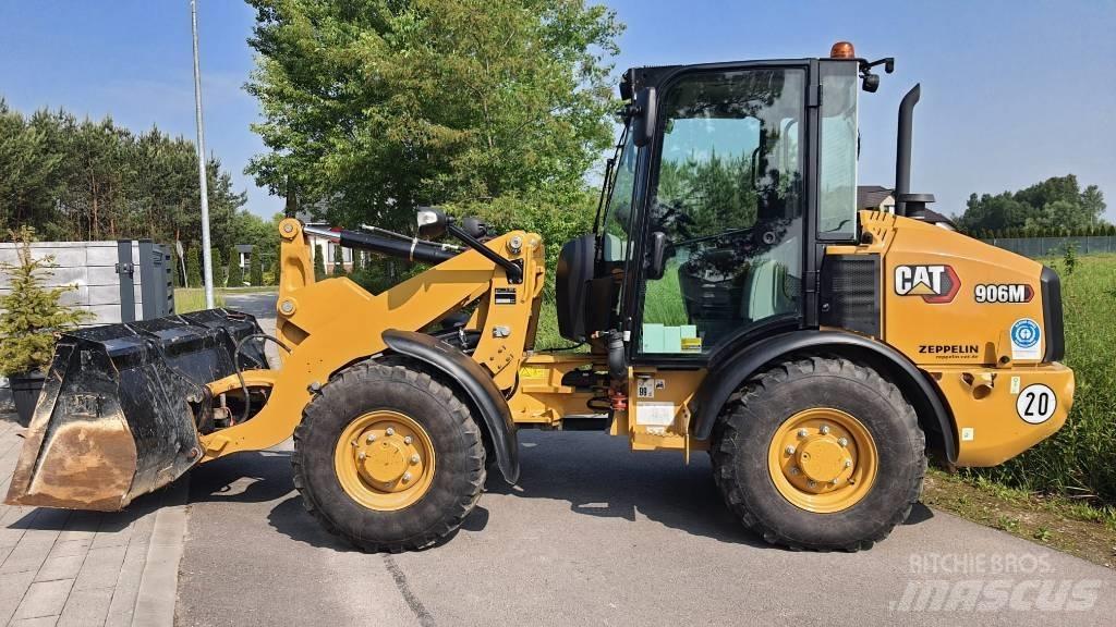 CAT 906M Фронтальні навантажувачі
