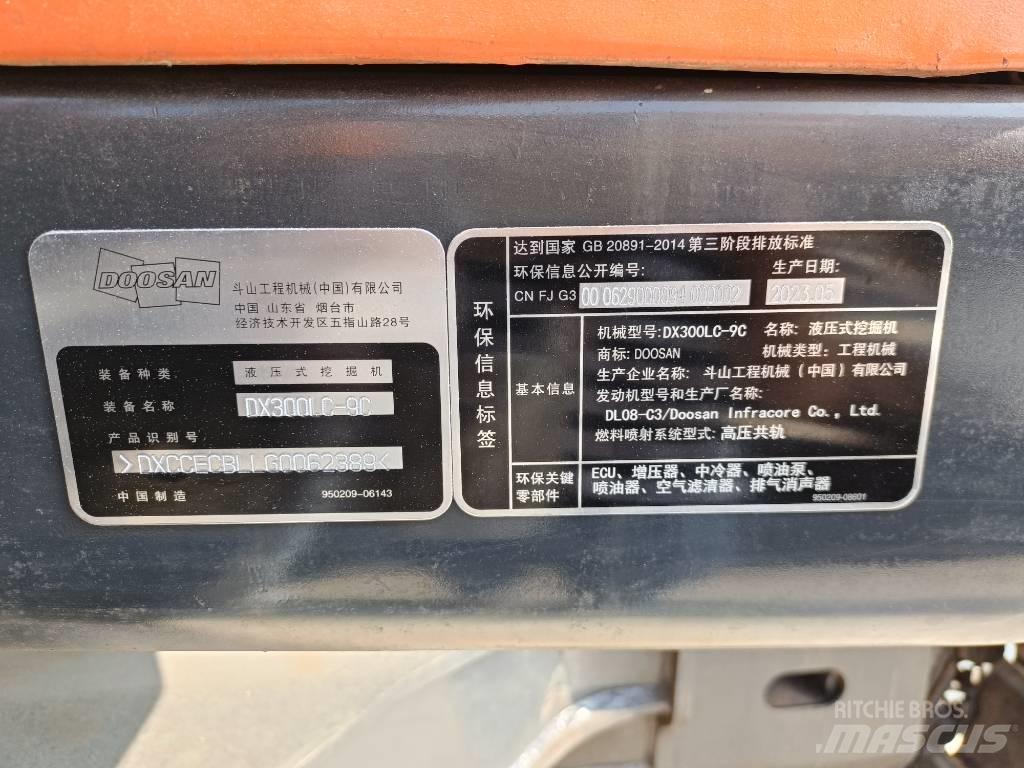 Doosan DX300-9 Гусеничні екскаватори