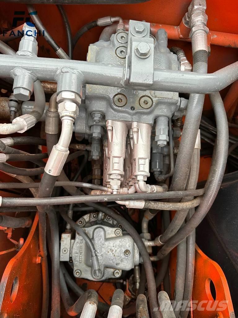 Hitachi ZX 70 Гусеничні екскаватори