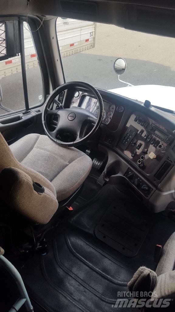 Freightliner M2 Тягачі