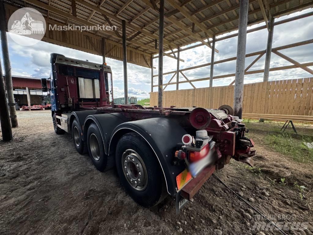 Volvo FH 16 550 Вантажівки з гаковим підйомом