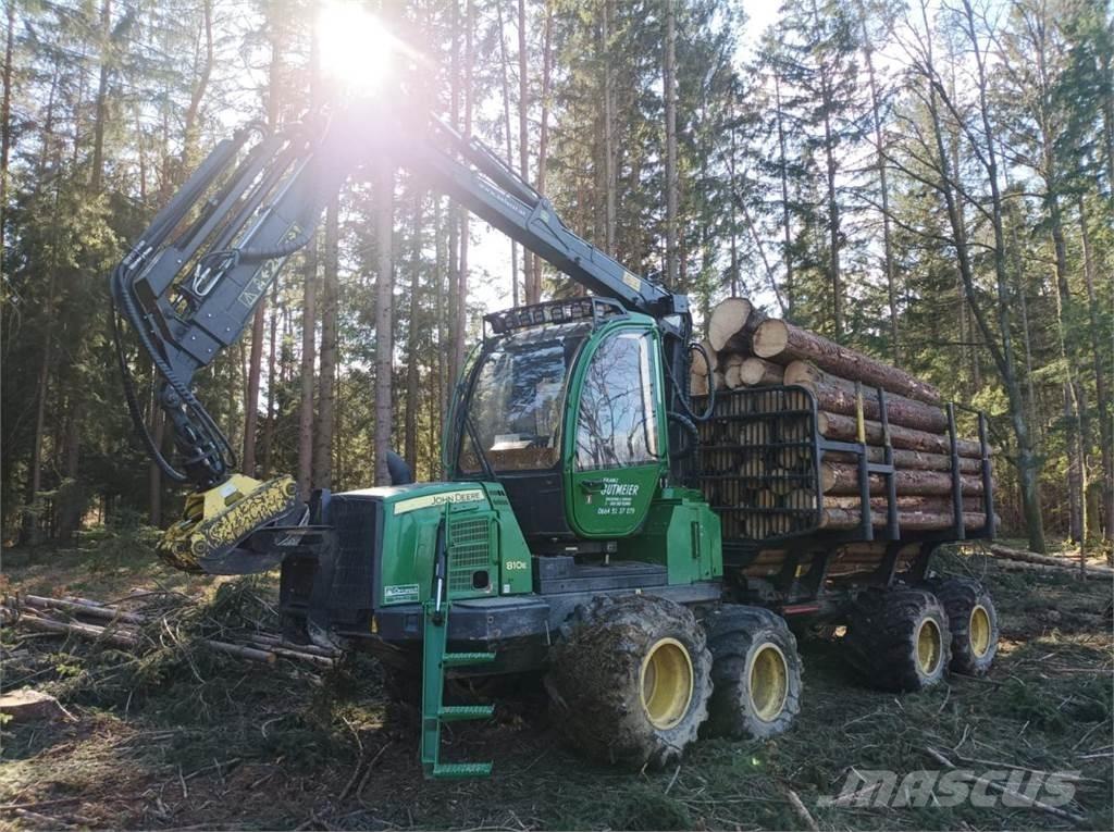 John Deere 810 E Форвардери