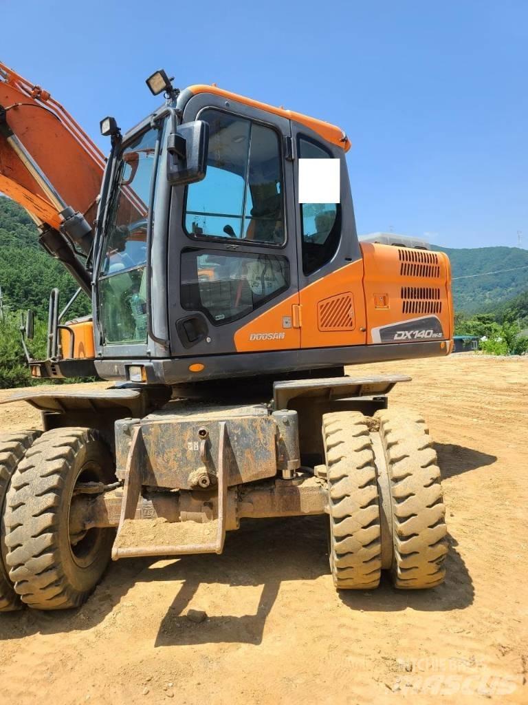 Doosan DX 140 W Колісні екскаватори