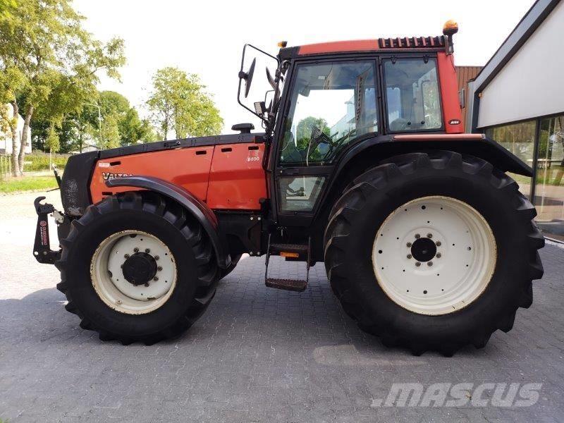 Valtra 8400 Трактори