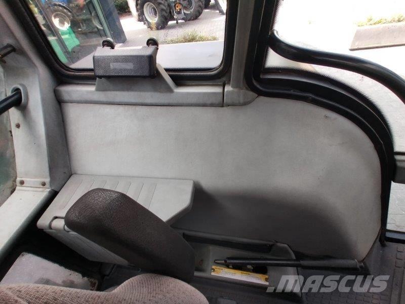Valtra 8400 Трактори