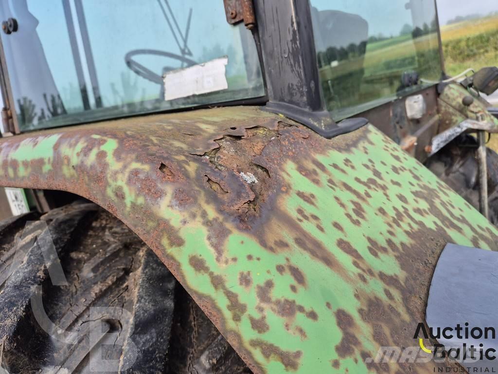 John Deere MFWD Трактори