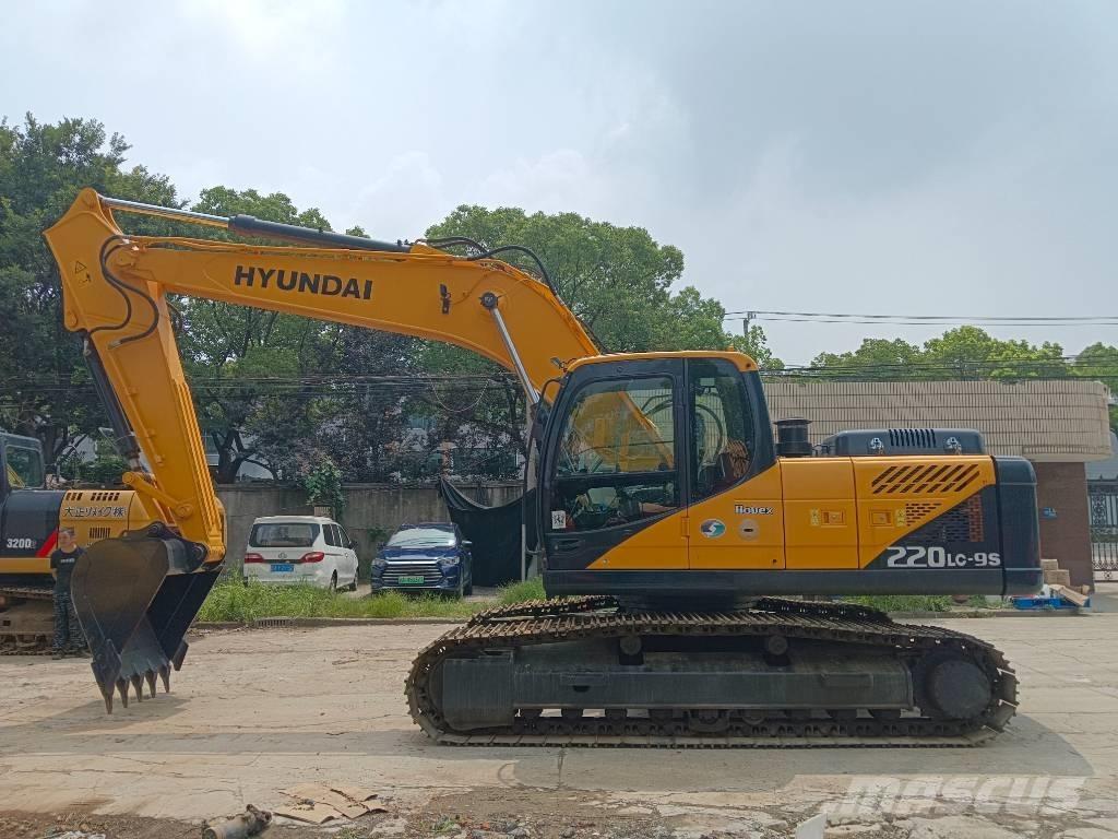 Hyundai R220LC-9S Гусеничні екскаватори