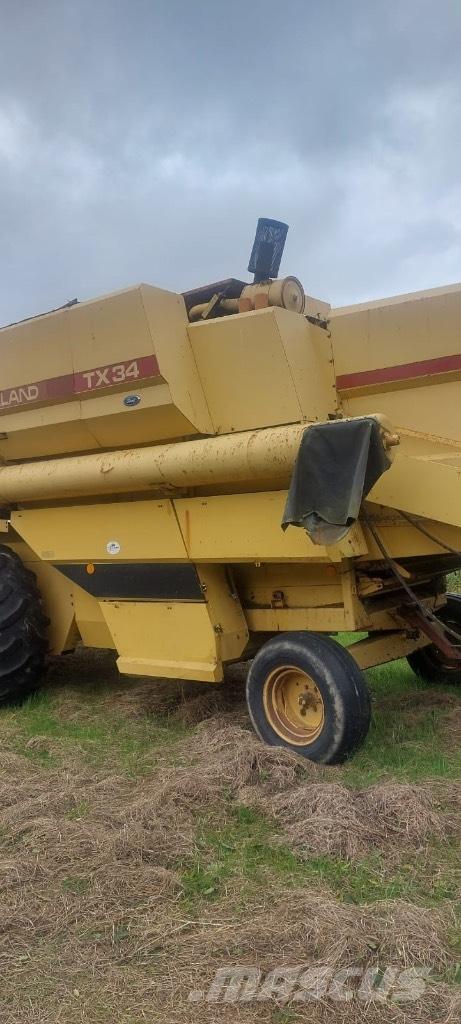 New Holland TX 34 Зернозбиральні комбайни