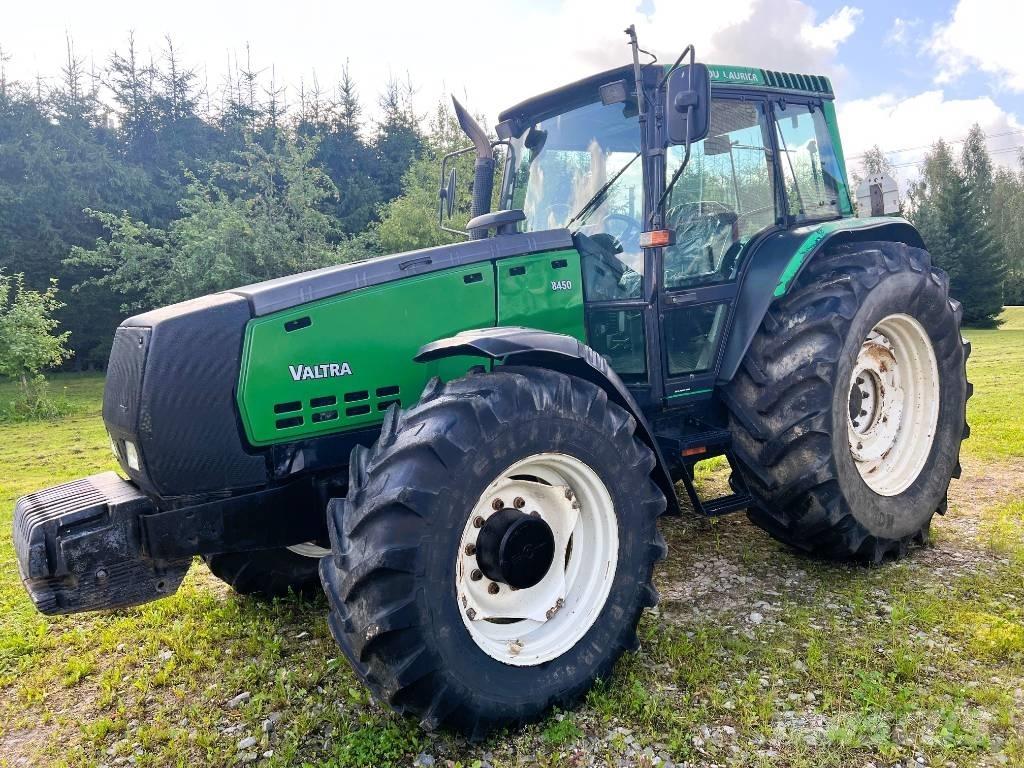 Valtra 8450 Трактори