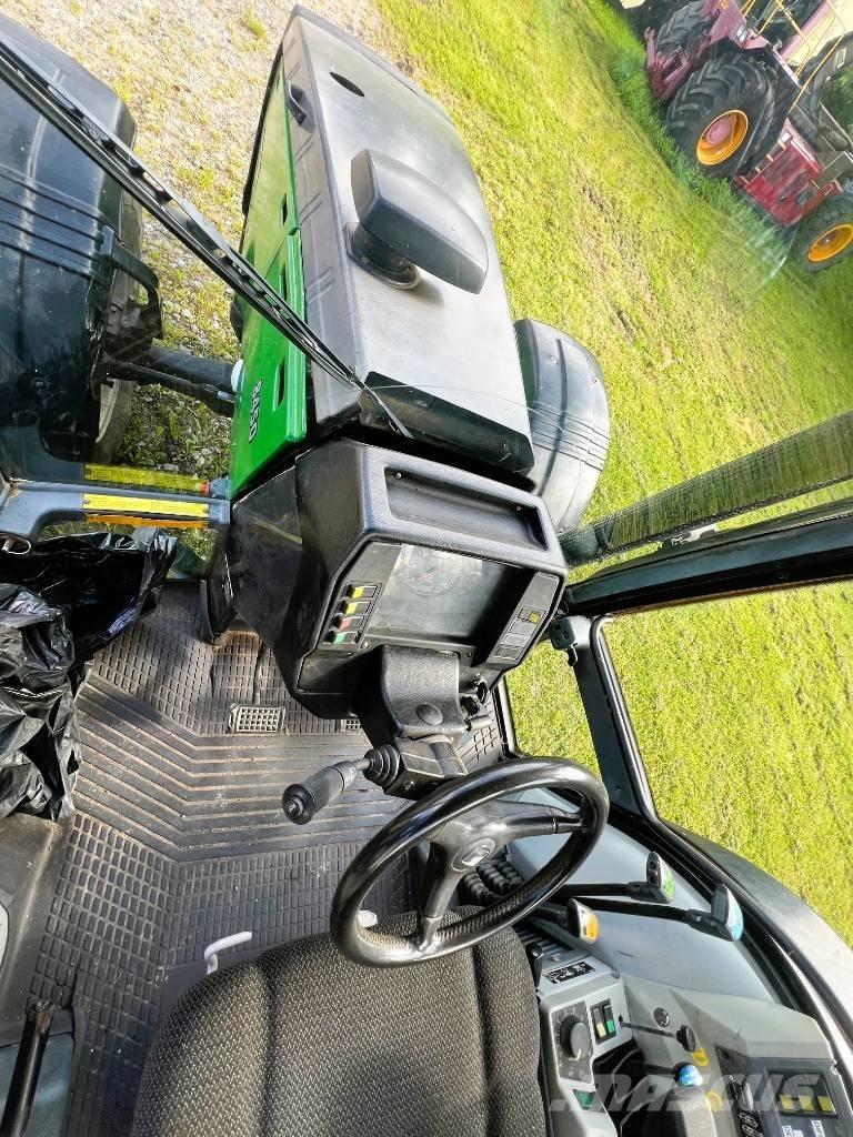 Valtra 8450 Трактори