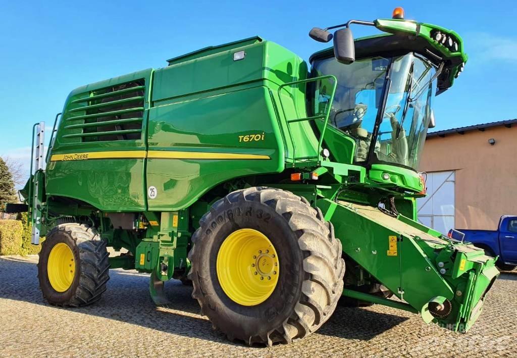 John Deere T670 Зернозбиральні комбайни