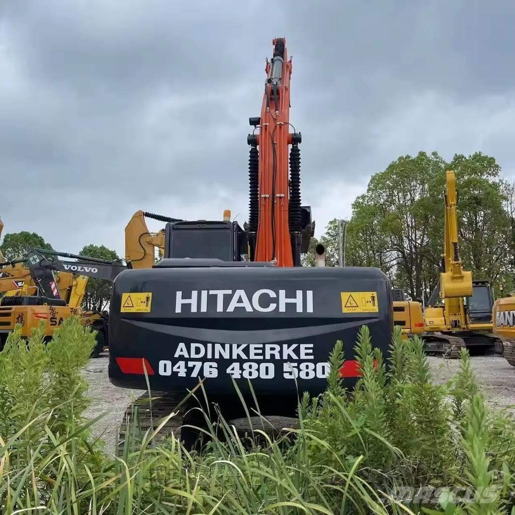 Hitachi ZX 200 Гусеничні екскаватори