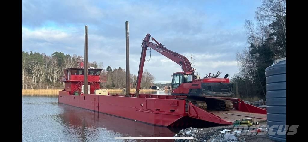  Cargo Ship Ganador Човни / баржі