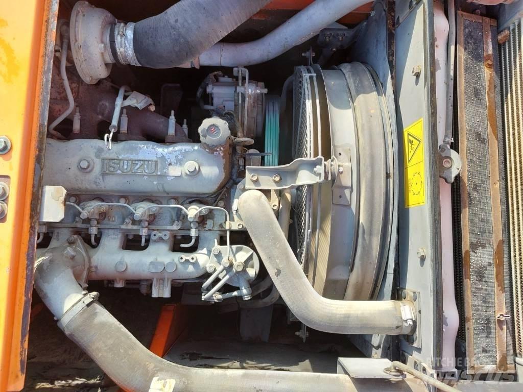 Hitachi ZX225USRLC Гусеничні екскаватори
