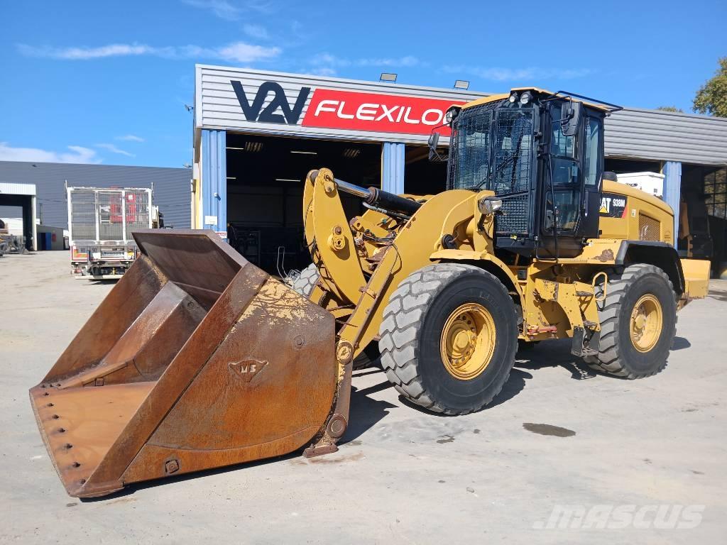 CAT 938 Фронтальні навантажувачі