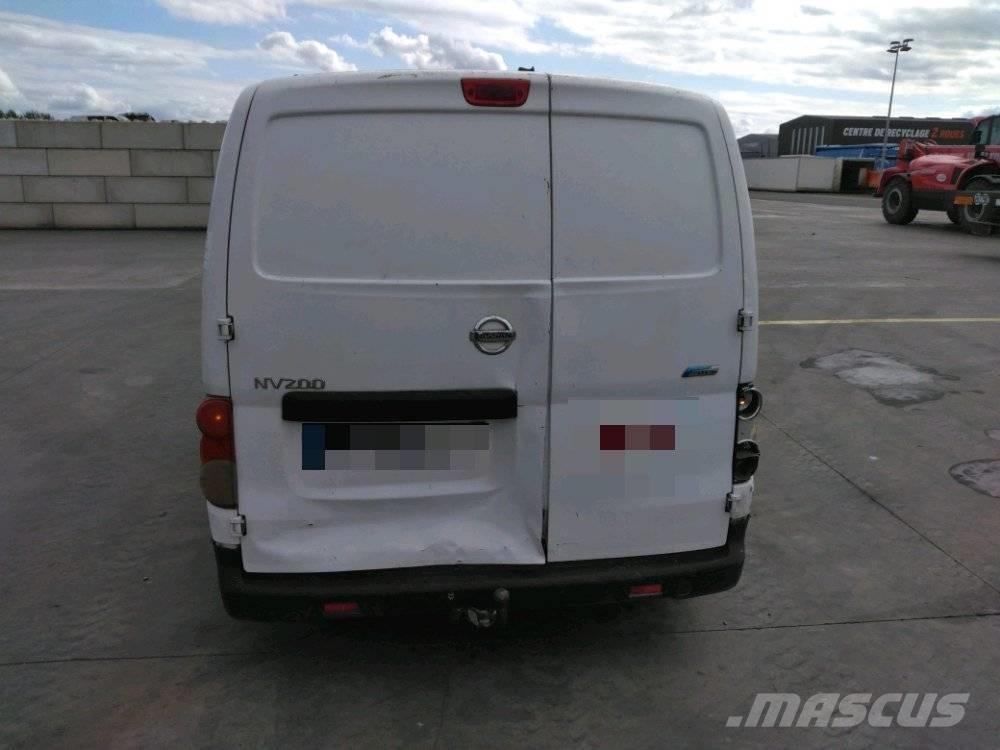 Nissan NV 200 Панельні фургони