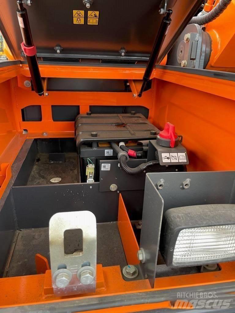 Doosan DX 140 W Колісні екскаватори