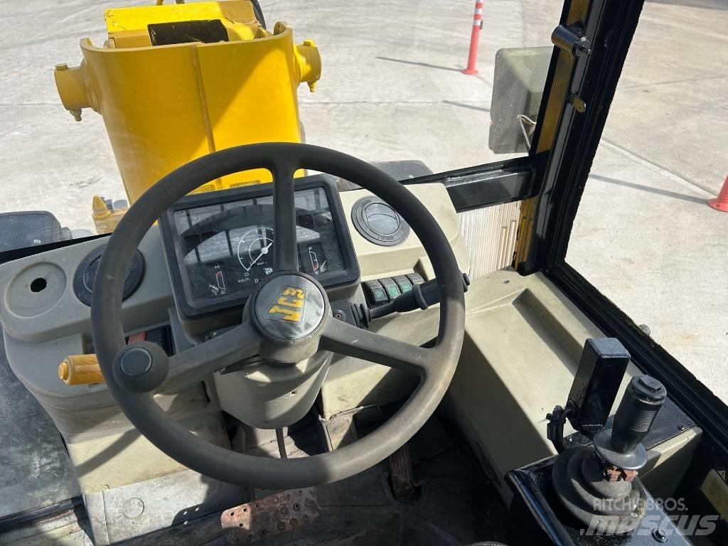 JCB 409 Телескопічний навантажувач