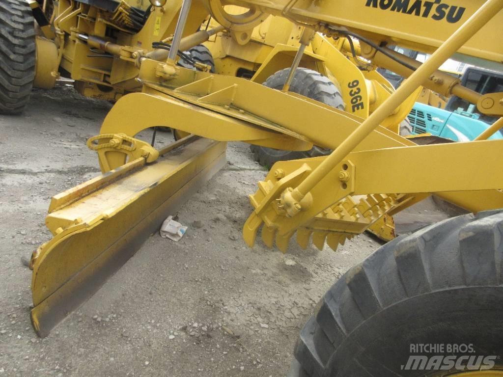 Komatsu GD 623 Грейдери