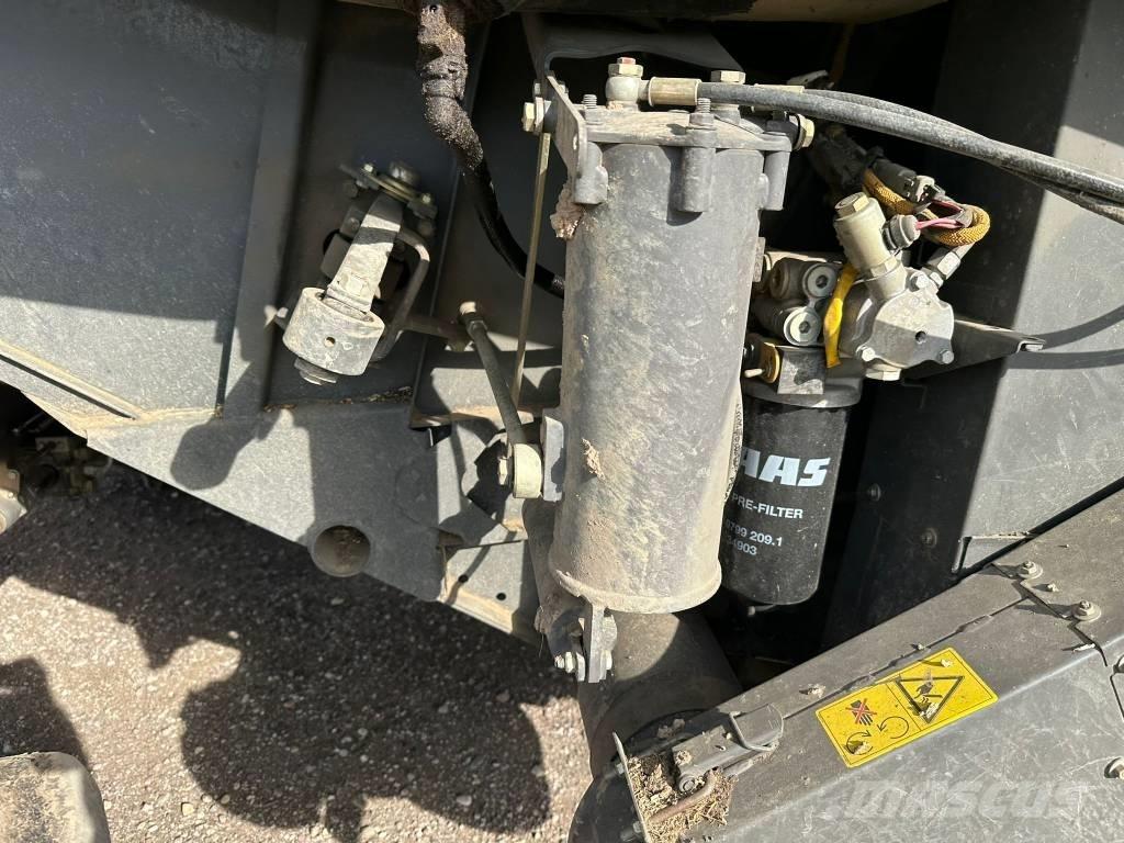 CLAAS Lexion 670 Зернозбиральні комбайни