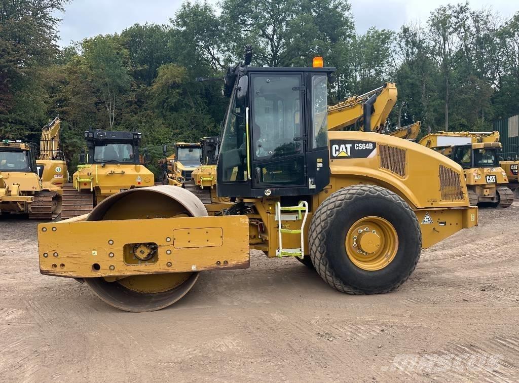 CAT CS 64 B Грунтові котки