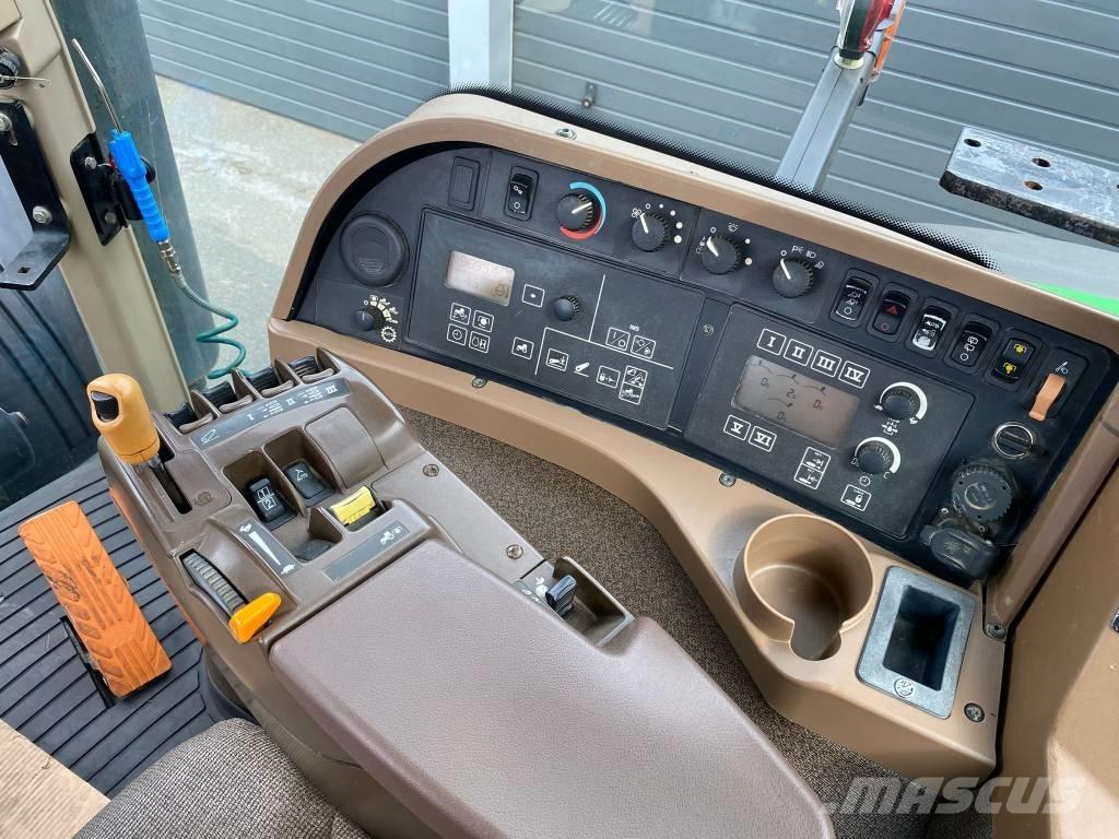 John Deere 8230 ILS Трактори
